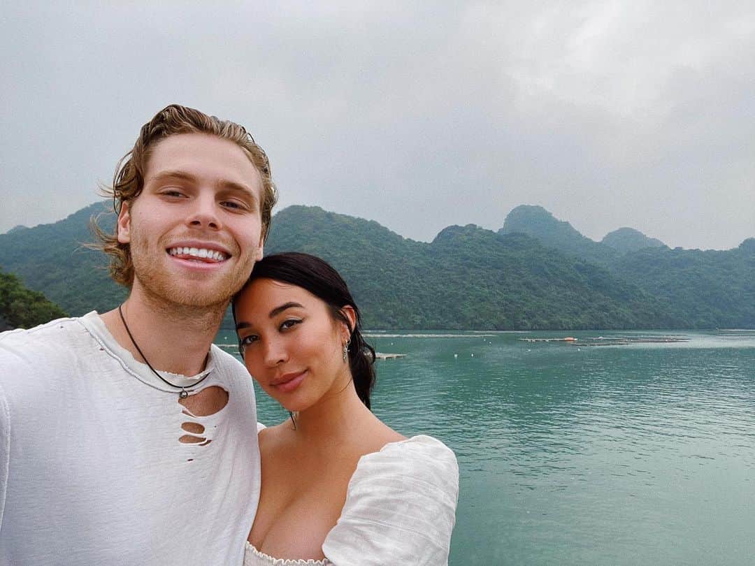 ルーク・ヘミングスのインスタグラム：「Ha Long Bae 🥰」