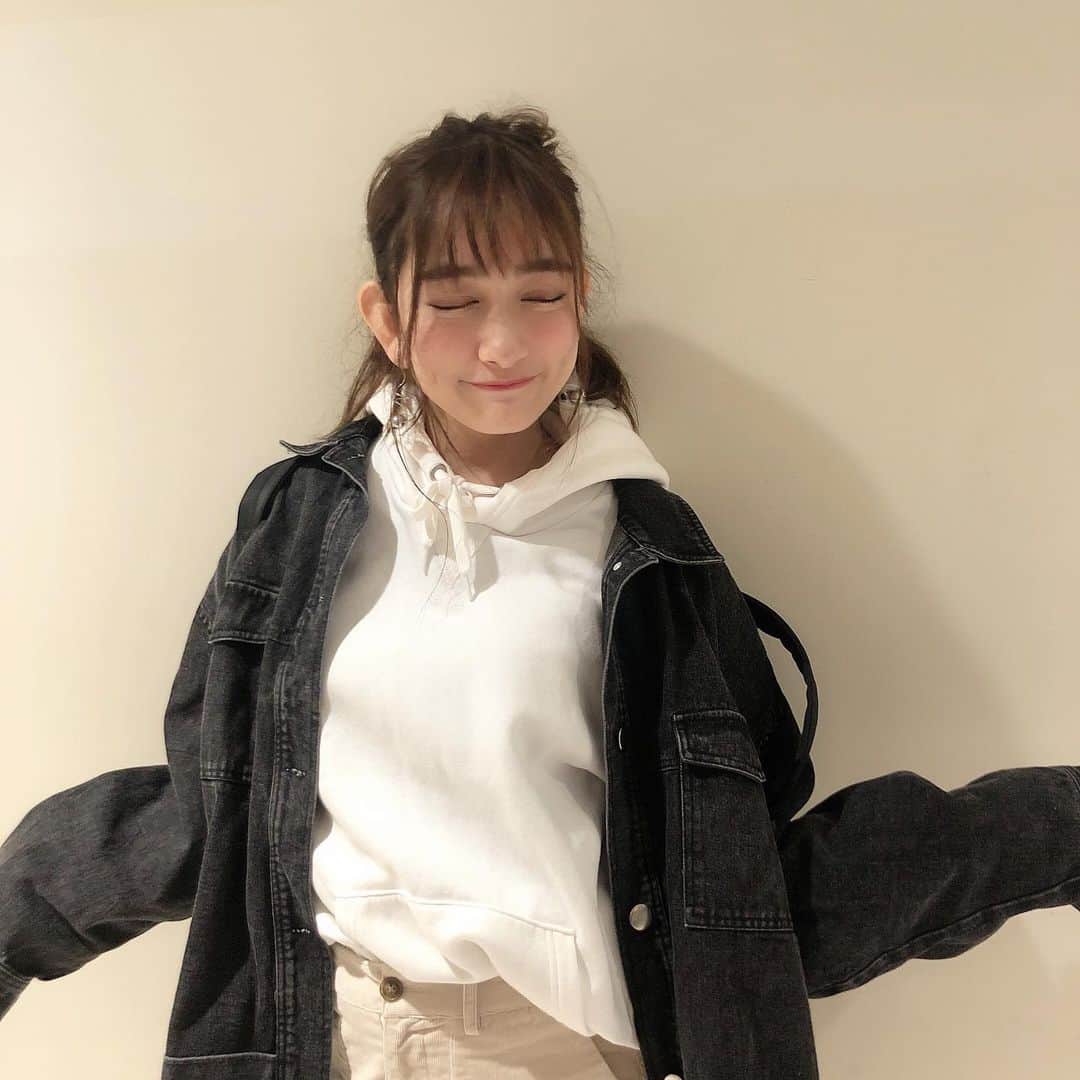 のインスタグラム：「ねむたあ」