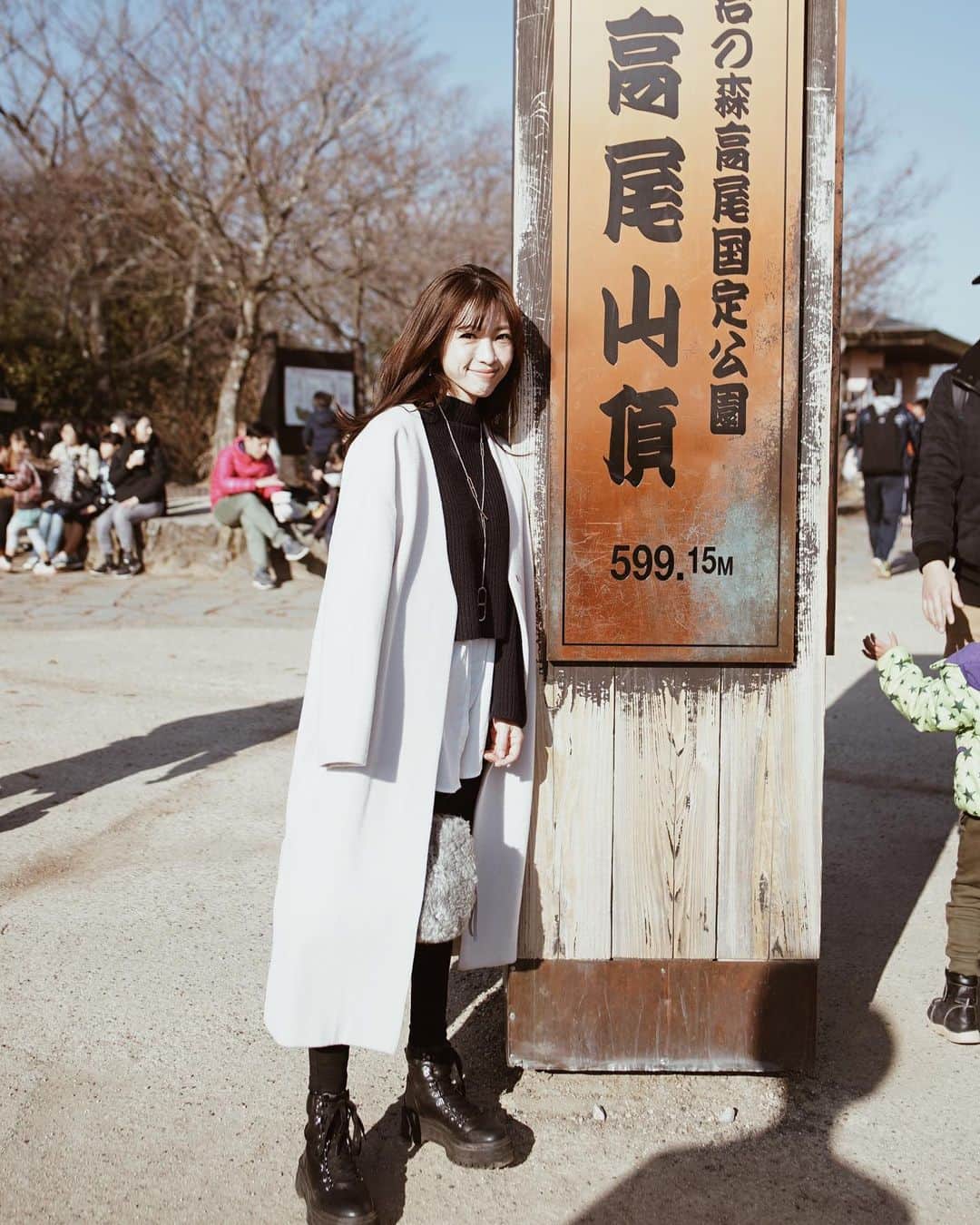 喜田彩子さんのインスタグラム写真 - (喜田彩子Instagram)「﻿ ﻿ 3月並みの気温だった昨日は、急遽高尾山へ🏔﻿ ﻿ 娘が昨年学校で行っていたので、色々案内してくれてとても頼もしかったです。﻿ ポカポカお天気の中、お喋りしながらのんび〜り歩いて良い運動にもなりました✨﻿ ﻿ ﻿ @tamahatsu_official ﻿ #多摩の魅力発信プロジェクト﻿ #高尾山 #たま発 #高尾山登山 #高尾山山頂 #高尾山頂 #登山 #高尾山グルメ #高尾山薬王院 #高尾山そば #高尾山だんご #takaosan #家族 #休日 #お出かけ#tamahatsu #PR #SL #holiday #family﻿ ﻿」1月14日 17時00分 - ayacokida