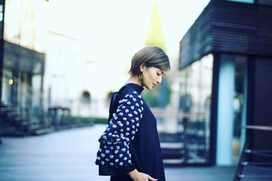 廣瀬規子のインスタグラム：「新作のワンピ💗 ・ 袖の部分が無茶苦茶カワイイ✨ ・ #hamonclothes  #hamonomotesando  #onepiece  #新作 #何だかんだ今日もお店にいたりして #きっと明日も」
