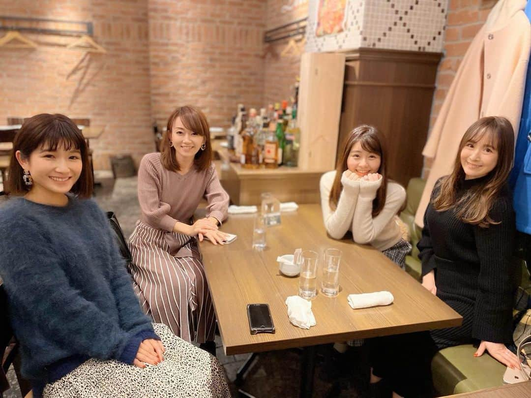 岡部玲子さんのインスタグラム写真 - (岡部玲子Instagram)「TBSカイモノラボ📺のカイモニスタランチ🍴✨ 山川恵里佳さん💕 上林英代ちゃん💕 小西ゆりなちゃん💕 話が尽きず、あっという間に3時間以上が過ぎていてビックリ🤣✨ 大好きすぎるメンバー😍 小西ゆりなちゃんが予約してくれたイタリアンが美味しすぎるのに安いという…❤️❤️❤️ コスパが良すぎなレストランにも感動でした✨ お料理は、また後ほど😁  #岡部玲子 #子育て　#主婦　#アラフォーママ　#タレント　#レポーター　#キャスター　#競馬キャスター　#アナウンサー　#女子アナ　#フリーアナウンサー　#カイモノラボ　#カイモニスタ　#ランチ会　#大好きすぎるメンバー　#イタリアン　#美味しい　#感動　#mama #talent #reporter #instagood #f4f #lunch #tokyo #itarian #japan #smile #delicious」1月14日 17時26分 - reiko_okabe