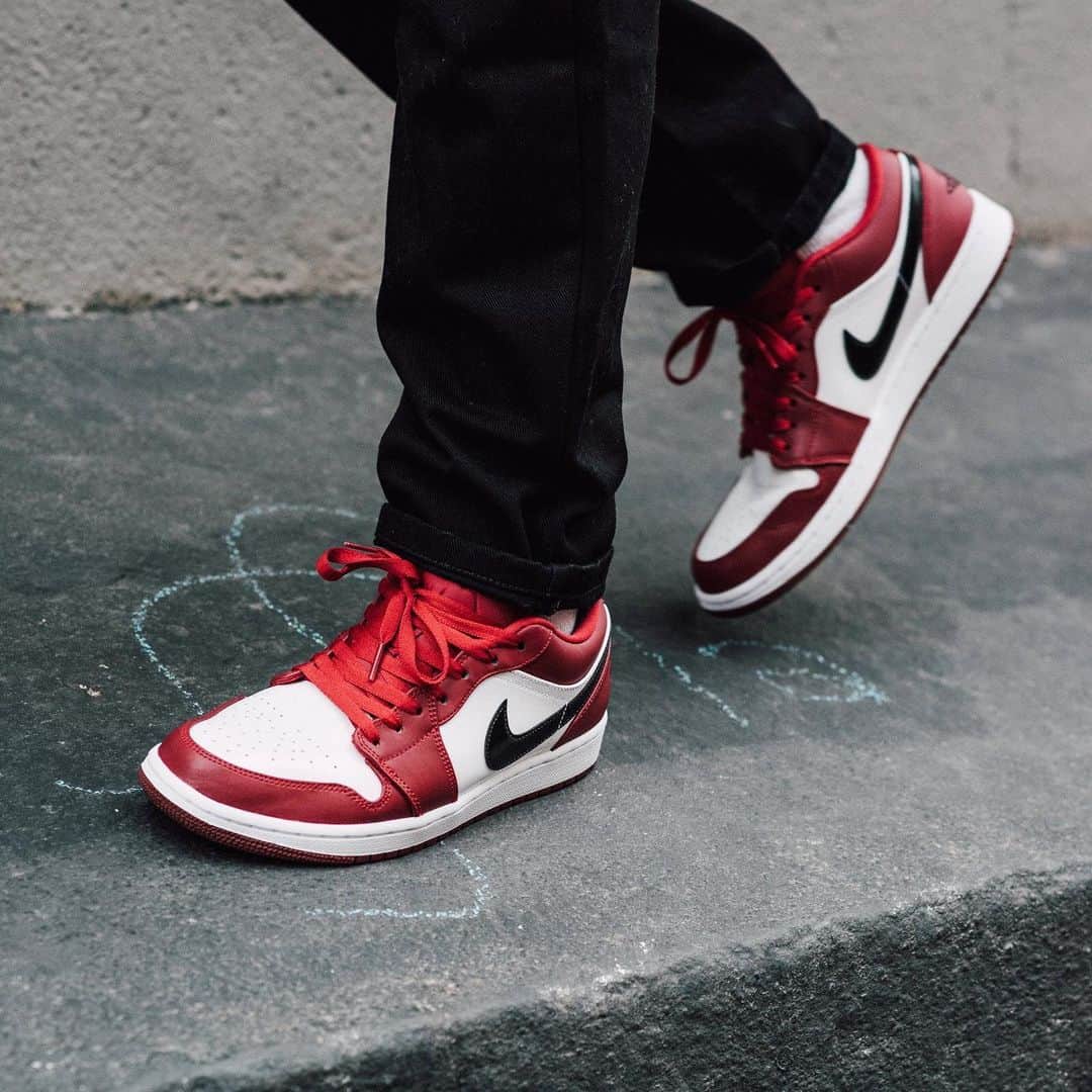 HYPEBEASTさんのインスタグラム写真 - (HYPEBEASTInstagram)「@hypebeastkicks: @jumpman23‘s Air Jordan 1 Low has received a “Noble Red” remake. Offering a slightly twisted take on the classic Air Jordan white/red/black color scheme, the new iteration differentiates itself from its predecessors with darker hues and alternate materials, making for a look that’s both familiar and foreign. It’s available now globally at stockists like @sneakersnstuff. ⁠⠀ Photo: Sneakersnstuff」1月14日 17時27分 - hypebeast