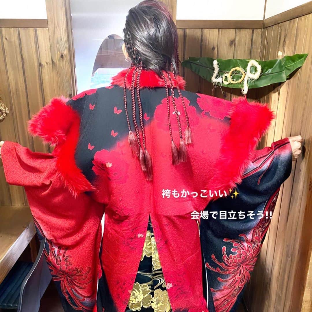 脇田明日香さんのインスタグラム写真 - (脇田明日香Instagram)「【 #2020年成人式 】 全国122万人の新成人の皆様おめでとうございます🎊 みんな華やかで可愛くて、私の頃の成人式より、かなりオシャレで羨ましいっっ😭💘笑 (それぞれのヘアの詳細は @loop_hair_kounan で見れます) * 毎年朝早くに、眠たそうに登場して、ヘアメイク後、着付けから上がってきた子達を見るのが大好き💖 本当にみんな華やかで可愛くて、娘じゃないのに、娘の晴れ姿を見てる感動的な気持ちに💖 今年は直前までお天気が心配だったけど、1滴も降らず本当に良かった☺️☺️ * #成人式 #成人式ヘア #成人式アレンジ #成人式着物 #成人式メイク #成人式ヘアアレンジ #江南市ループ #江南市美容院 #hairsalon #ヘアサロン #江南市 #江南市美容室 #まとめ髪 #着物ヘア #和装 #和装ヘア #和装髪型 #和装まとめ髪#着物まとめ髪 #着物ヘアアレンジ」1月14日 17時29分 - asuka_wakita_hasegawa