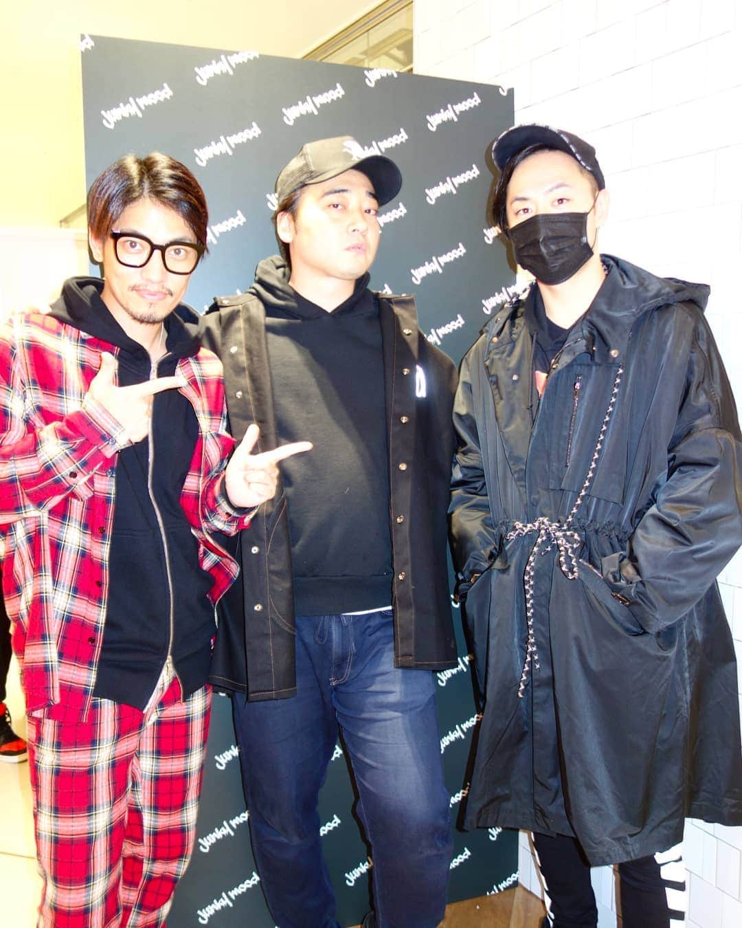 のインスタグラム：「渋谷PARCOで去年スタートした友達の ストリートブランド @junkymood のPopup があったので遊びに来ました🤘 . ジャングルポケットの 斎藤さんも来て皆でワイワイ♪ . 新作パーカーゲットしたので 着るのが楽しみ🎶 しんちゃんいつもありがとう😊」