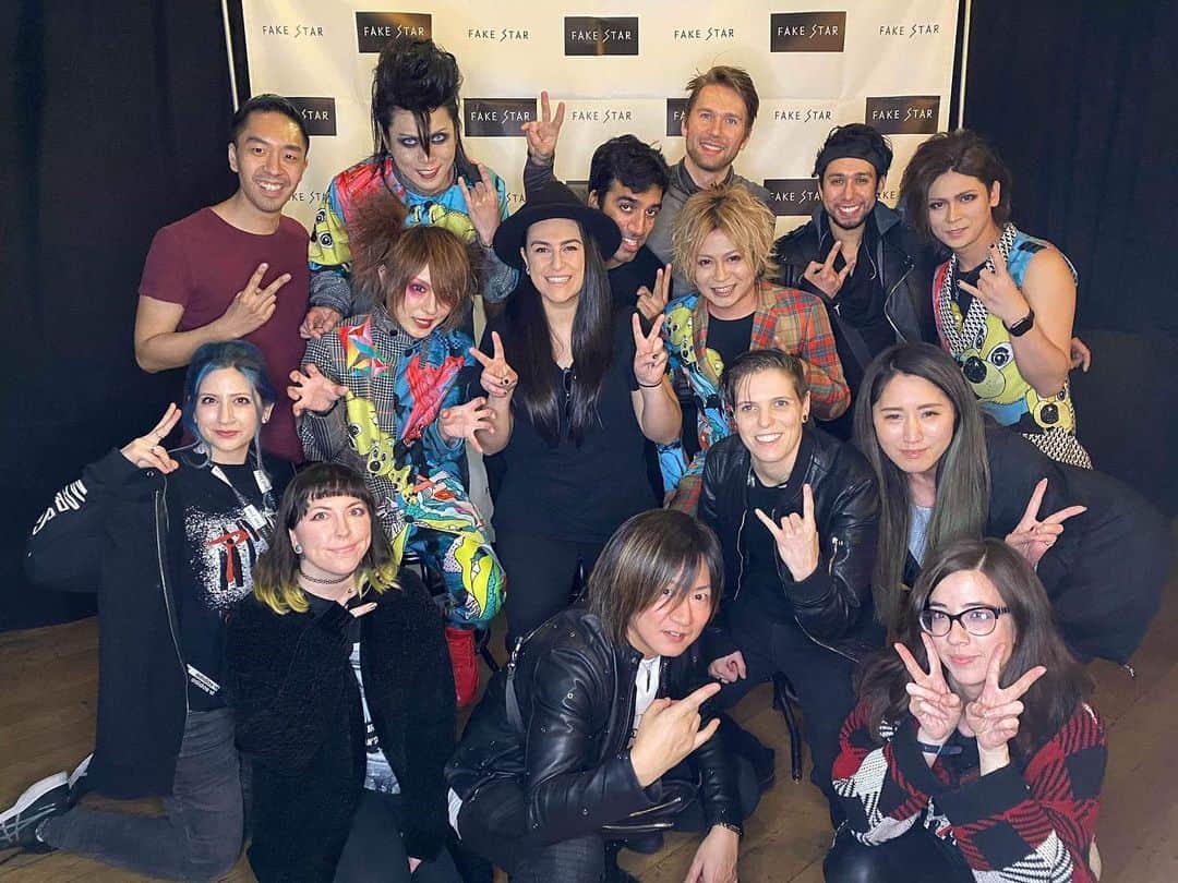 のインスタグラム：「I'll never forgot this tour!🥺 #ACME #redhandeddenial  #fakestarusa」