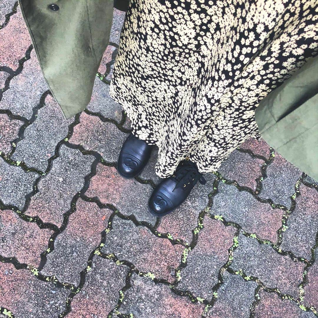 chinatsu614さんのインスタグラム写真 - (chinatsu614Instagram)「C is forever.﻿ #favoriteshoes #chanelboots #perfect #shoestagram ﻿ ・﻿ ・﻿ ・﻿ ﻿ 褒められブーツ♥︎ ﻿ ﻿ 買って良かったが、踵の靴擦れよ泣﻿ ﻿ 早く馴染んで欲しい... ﻿ ﻿ ・﻿ ・﻿ ・﻿ #靴好きな人と繋がりたい」1月14日 17時43分 - chinatsu614