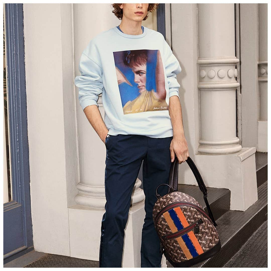 コーチさんのインスタグラム写真 - (コーチInstagram)「No one outfoxes #MichaelJFox. Channel him with our limited-edition sweatshirt, featuring @RichardBernsteinArt's 1988 @interviewmag cover art. #CoachNY」1月15日 3時11分 - coach