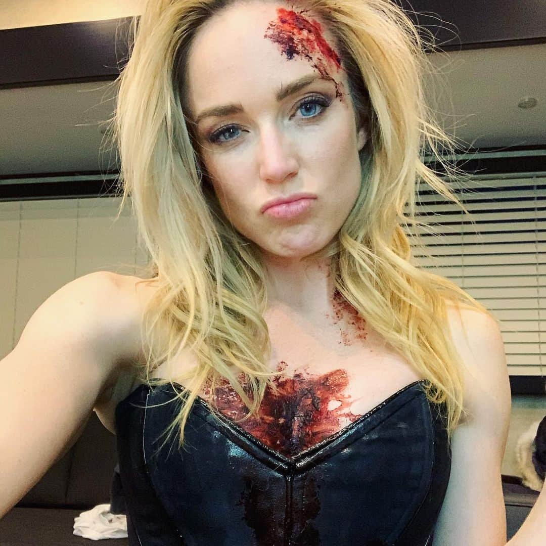 ケイティ・ロッツさんのインスタグラム写真 - (ケイティ・ロッツInstagram)「It all happens tonight #arrow and #legendsoftomorrow #crisisoninfiniteearths」1月15日 3時19分 - caitylotz