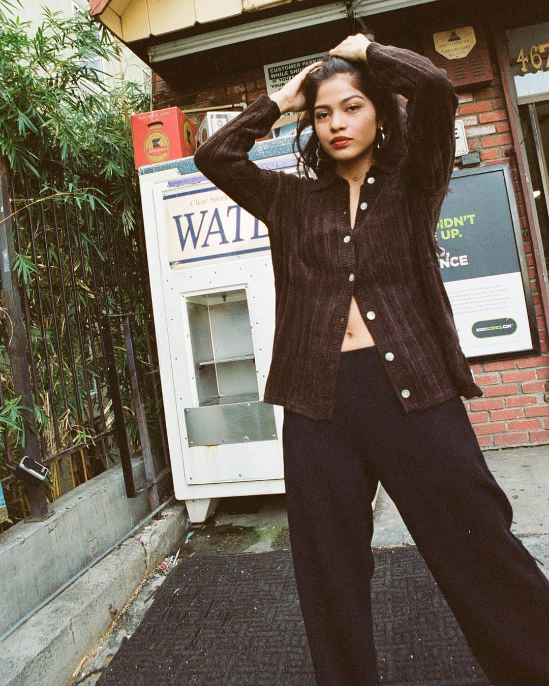 UNIFのインスタグラム：「ɞean sweater + traғғic pant ・・・・ on @aalerend ｡･ﾟ」