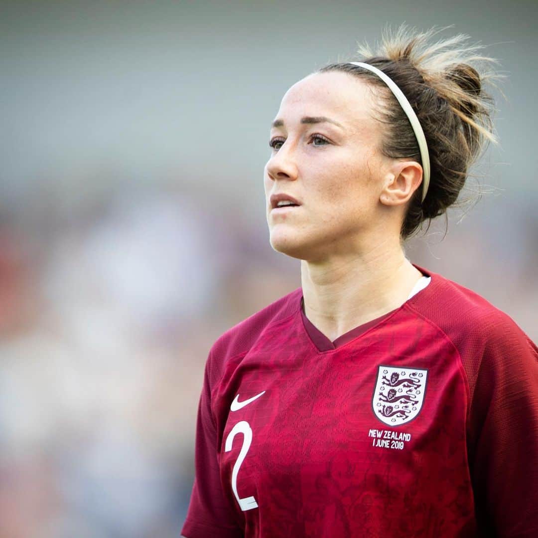 サッカー イングランド代表チームさんのインスタグラム写真 - (サッカー イングランド代表チームInstagram)「@lucybronze is your 2019 @bt_uk England Women’s Player of the Year! 👏」1月15日 4時00分 - england
