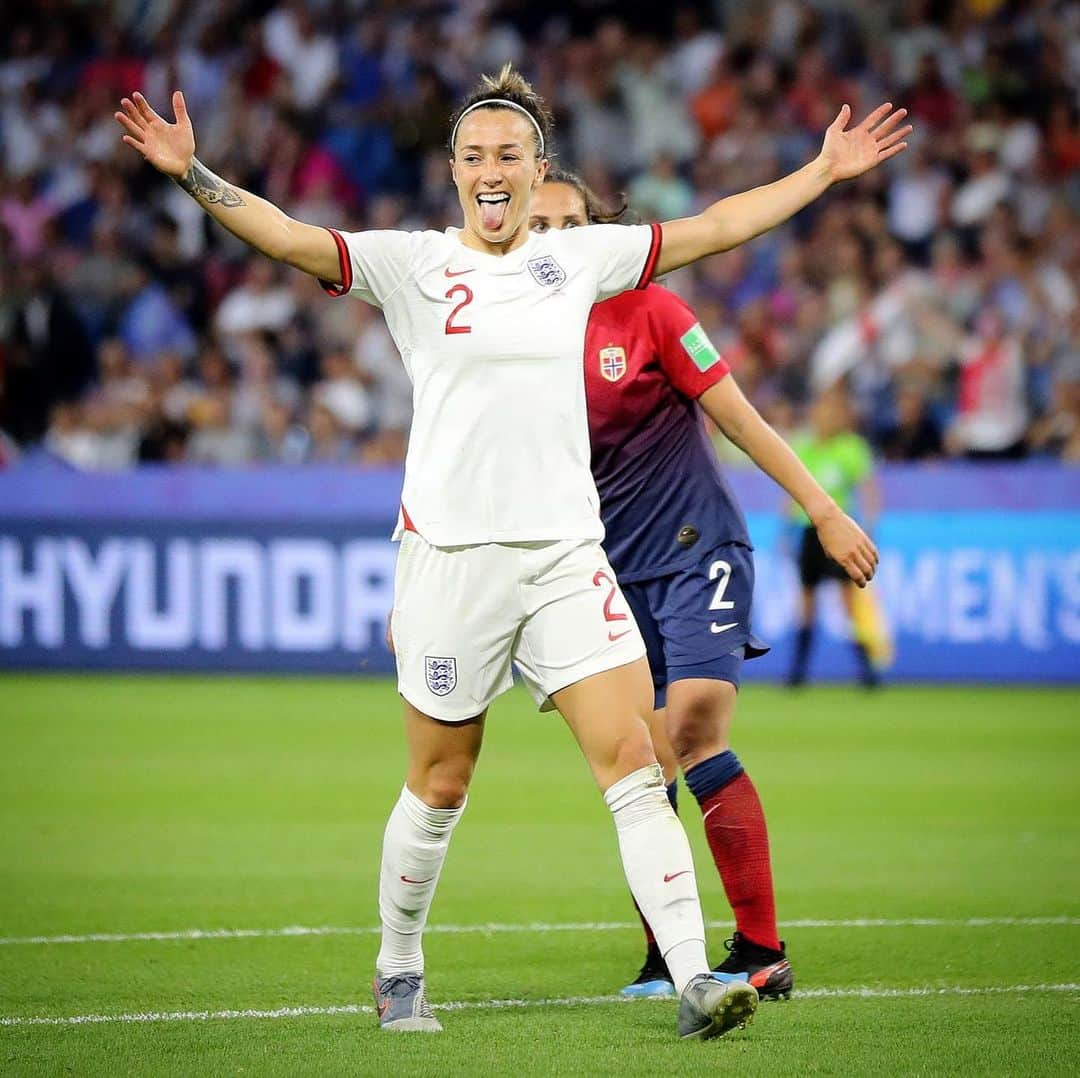 サッカー イングランド代表チームさんのインスタグラム写真 - (サッカー イングランド代表チームInstagram)「@lucybronze is your 2019 @bt_uk England Women’s Player of the Year! 👏」1月15日 4時00分 - england