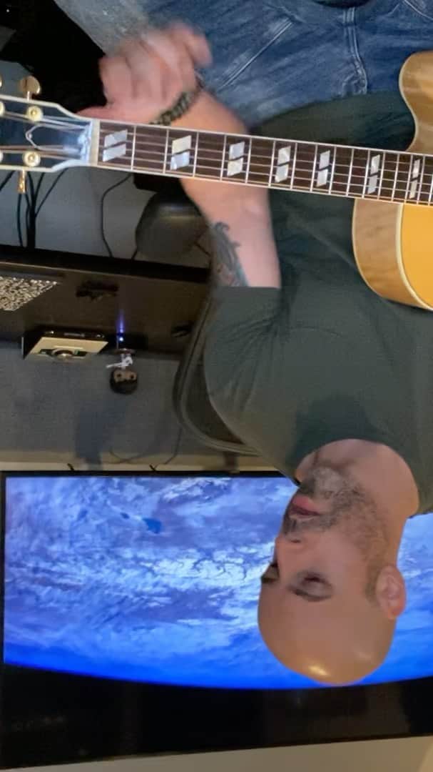 クリス・ドートリーのインスタグラム：「Here’s a lil @lanadelrey Blue Jeans for your earholes」