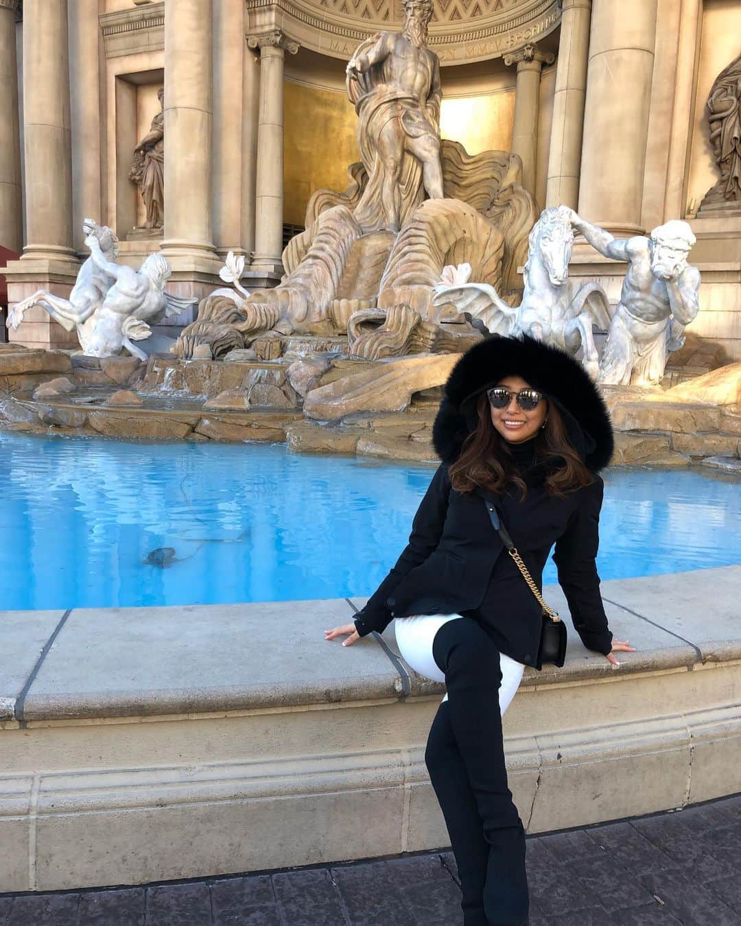のインスタグラム：「おみくじで大吉ひいて 合格祈願もして🙏🏽✨ 2020年も私に関わる全ての人が幸せいっぱいな年になりますようにって♡(私を含め🤭)」