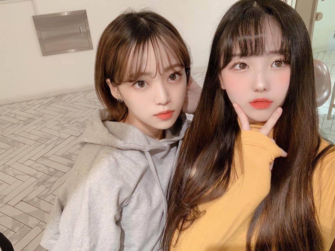 のインスタグラム：「쥬짱이랑😈❤️❤️❤️❤️ . #셀카 #셀피」