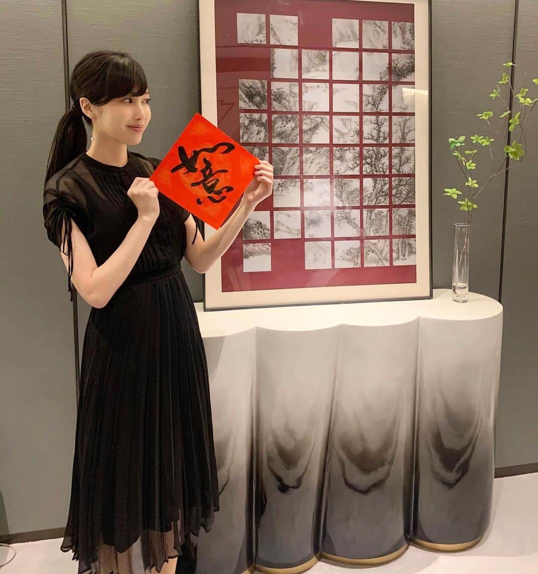 sakiさんのインスタグラム写真 - (sakiInstagram)「. 上海はもうすぐお正月でした🎍🎍🐭 書き初め頂きました🥺🖌 . 良いことがありますように。 望むままに、って意味だって🥰 今年も頑張ろう✨ . . #上海　#書き初め #旧正月 #中国語　#中国 #shanghai #china #上海生活」1月14日 20時02分 - sakirnxx