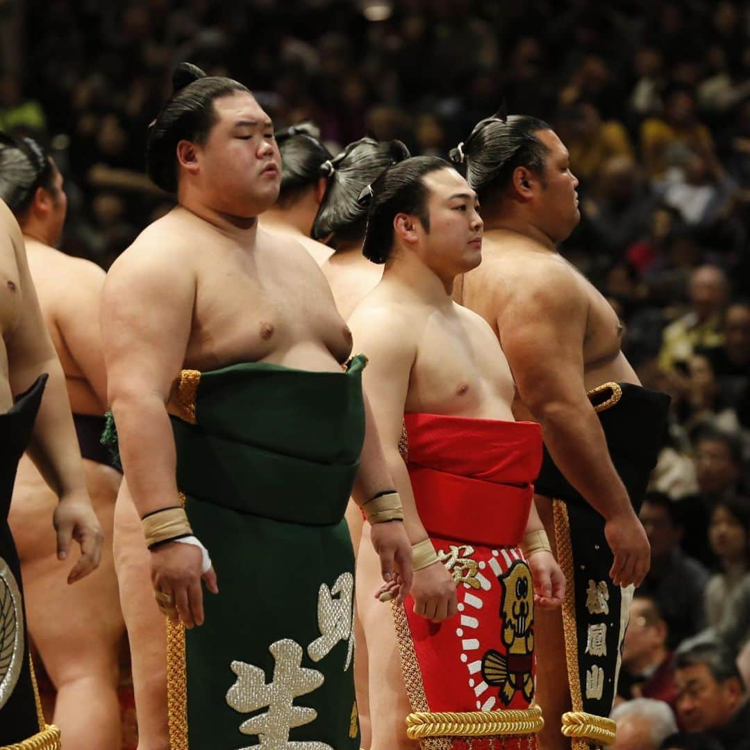 日本相撲協会さんのインスタグラム写真 - (日本相撲協会Instagram)「幕内土俵入り。明生、炎鵬、松鳳山。  @sumokyokai  #sumo  #相撲  #力士 #お相撲さん #大相撲  #初場所  #一月場所  #明正 #炎鵬 #松鳳山  #幕内土俵入り」1月14日 20時03分 - sumokyokai