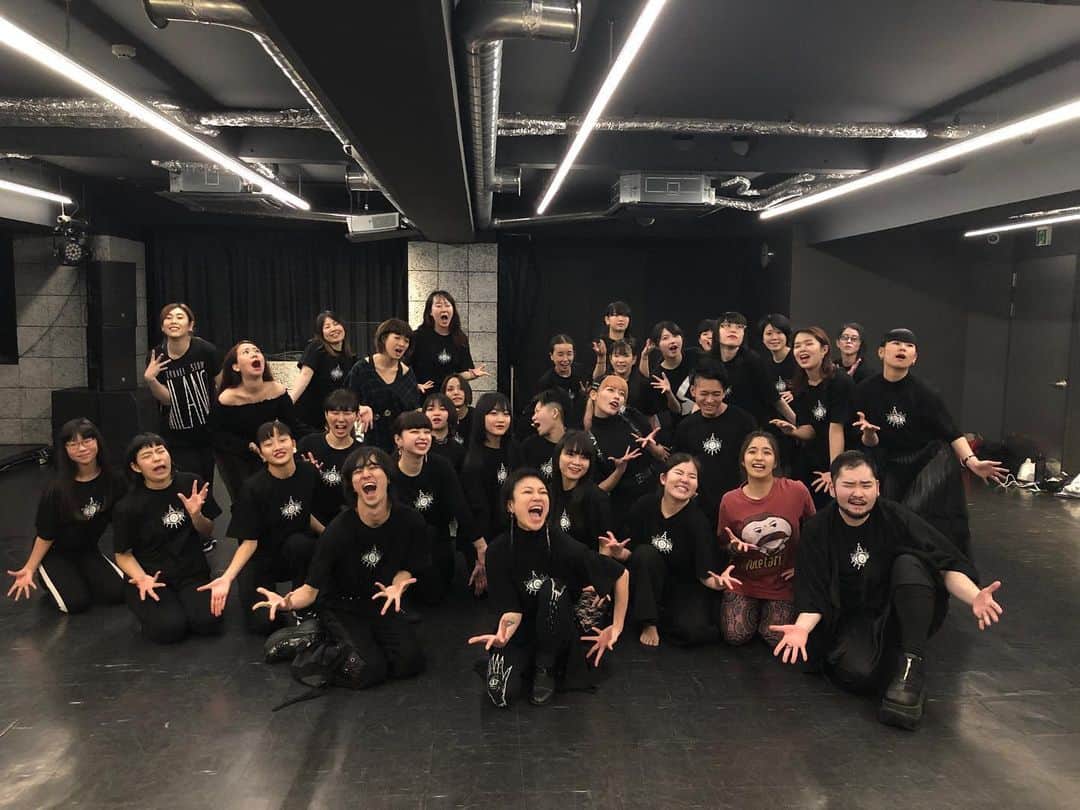 Aya Satoのインスタグラム：「じれったまんないWSツアー in 大阪 2日間ありがとうございました！！！ 凄く楽しかったです本当に！！！幸せです🖤  そして来月は福岡に行かせて頂きます！！！皆様にお会いできるのを楽しみにしています！！！！ #ayasato #WS #じれったまんない  #ufo #usj #大手in大阪」