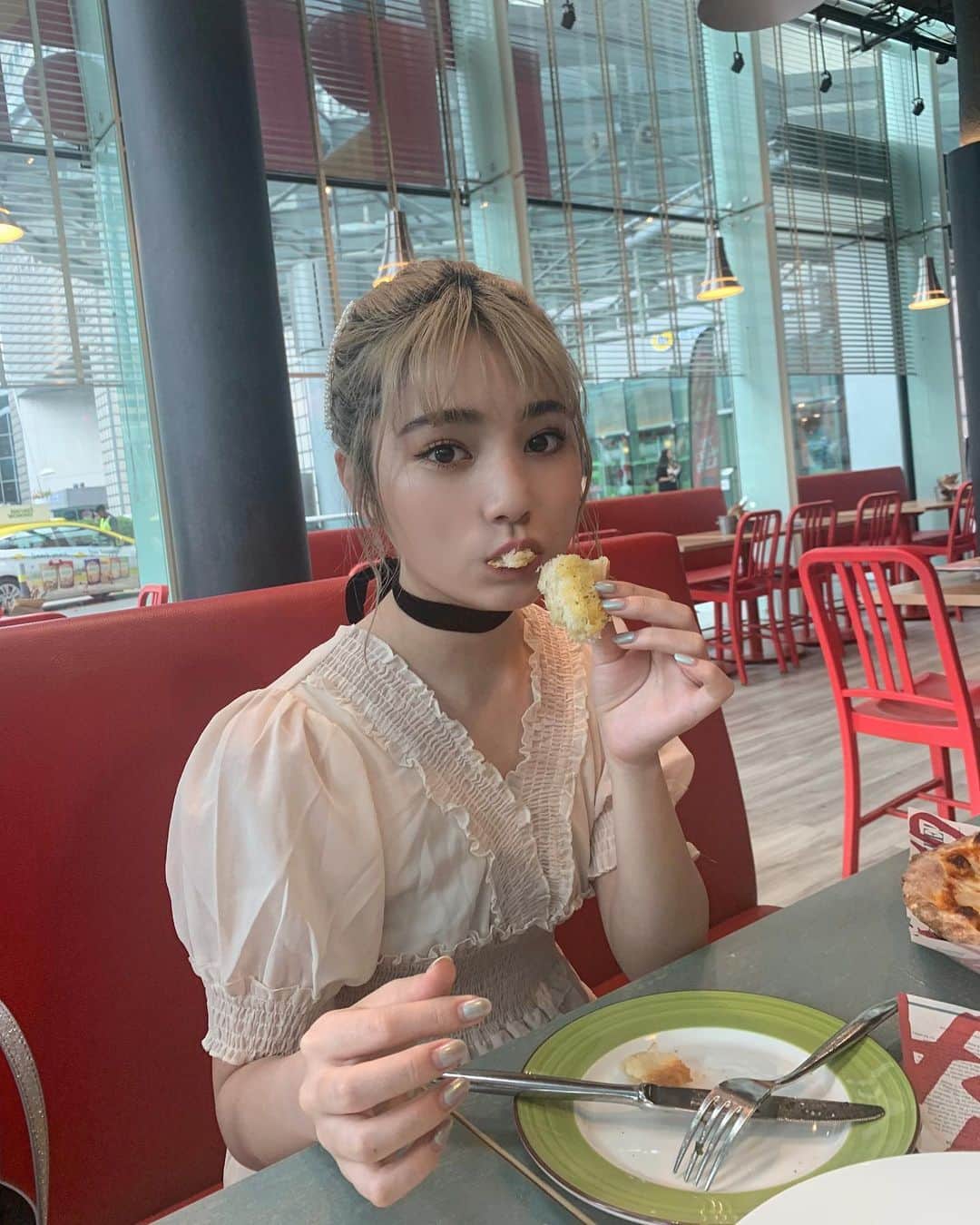 浪花ほのかのインスタグラム：「フランスパンすきだよ🥰」