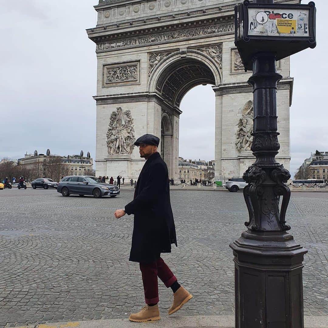 ヨアン・ベナルアンのインスタグラム：「Peaky Blinders in Town #yb29pablopicasso 🇫🇷🦅」