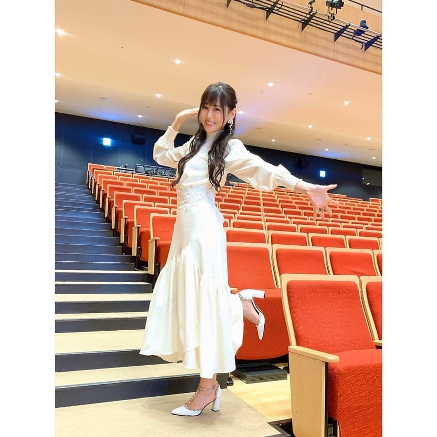 唐沢美帆さんのインスタグラム写真 - (唐沢美帆Instagram)「☺︎ 公式吹奏楽コンサート～北宇治高校吹奏楽部 第4回定期演奏会～【関東公演】at カルッツかわさきホール 2020.1.13 _ 昼の部 衣装 白いワンピースタイプのドレスに、レースのウエストマークベルトを着用しました。靴が可愛い…！ _ #anime_eupho #TRUEさん #唐沢美帆 #anime #anisong #洗足学園音楽大学　 #衣装 #dress #ドレス」1月14日 20時37分 - miho_karasawa