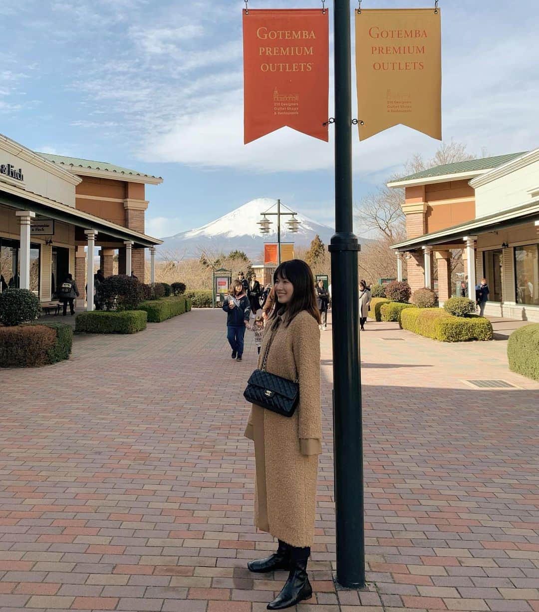 吉竹美聡さんのインスタグラム写真 - (吉竹美聡Instagram)「富士山が綺麗に見えました🙏🏼💙🗻 #御殿場アウトレット」1月14日 20時40分 - misatoy