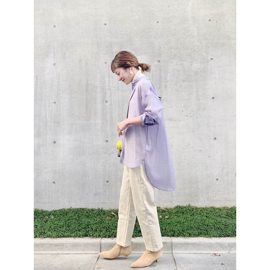 のインスタグラム：「💙💙💙﻿ ﻿ ﻿ #SHENERY_official﻿ #blouse #SHENERY﻿ #denimpants #serge﻿ #shoes #SHENERY﻿ #bag #﻿buildingblock #fashion #styling」