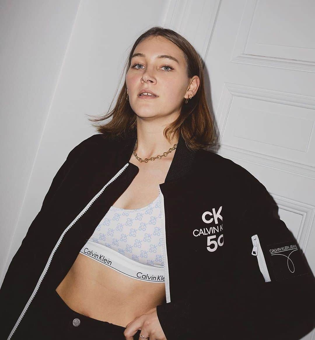 Calvin Kleinさんのインスタグラム写真 - (Calvin KleinInstagram)「Flash mode 📸 @mydailycouture gets in the #MYCALVINS #MOOD, styled in all-over #ModernCotton. ⁣  Show us yours ▼ ⁣  Tap to shop:  CK50 Modern Cotton Bralette [GLOBAL]  CK50 Bomber Jacket [EU]」1月14日 21時00分 - calvinklein