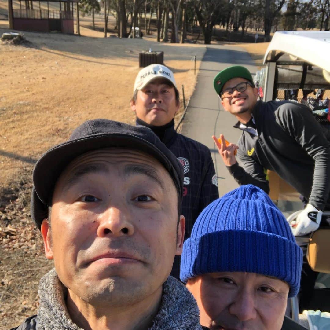 野村浩二さんのインスタグラム写真 - (野村浩二Instagram)「兄貴と甥っ子と友達とゴルフに行ってきた。 令和2年も、甥っ子に嫌という程おじさんの偉大さを痛感させるスコアでフィニッシュしてきました。 非常に気分が良いです！」1月14日 20時57分 - nomura_kouji
