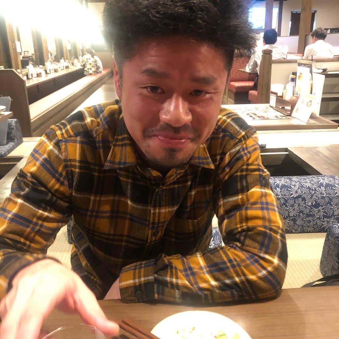野村浩二さんのインスタグラム写真 - (野村浩二Instagram)「兄貴と甥っ子と友達とゴルフに行ってきた。 令和2年も、甥っ子に嫌という程おじさんの偉大さを痛感させるスコアでフィニッシュしてきました。 非常に気分が良いです！」1月14日 20時57分 - nomura_kouji