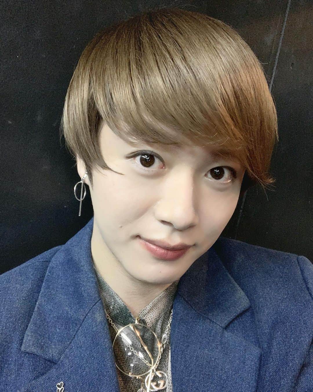 内海大輔さんのインスタグラム写真 - (内海大輔Instagram)「・ ・ ・ ・ ・自撮りもたまにはポストしようよ😑 ・ ・ ・実際なんの髪型が似合うんやろな？👶🏻 ・ ・ ・教えてーーー😚😚😚 ・ ・ ・ ・ #内海大輔#bts#blackpink#seventeen#koreanboy#japaneseboy」1月14日 21時44分 - daisuke_utsumi