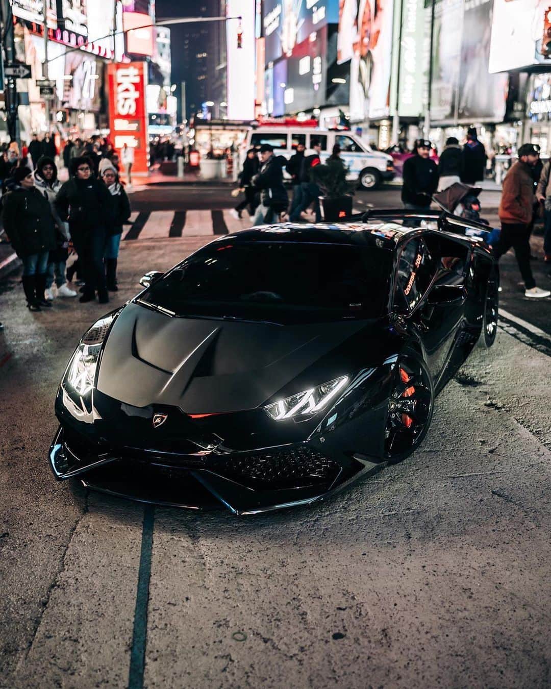 CarsWithoutLimitsさんのインスタグラム写真 - (CarsWithoutLimitsInstagram)「Nasty Huracan  Photo @zuumy  #carswithoutlimits #huracan @kirill.z」1月14日 21時49分 - carswithoutlimits