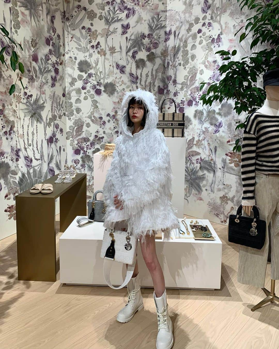 横田ひかるさんのインスタグラム写真 - (横田ひかるInstagram)「DIOR SPRING & SUMMER 2020  インクルーシブな庭園に見立てた舞台装飾 華やかでシルエットも可愛かった~  #Dior」1月14日 22時01分 - _rncn950805