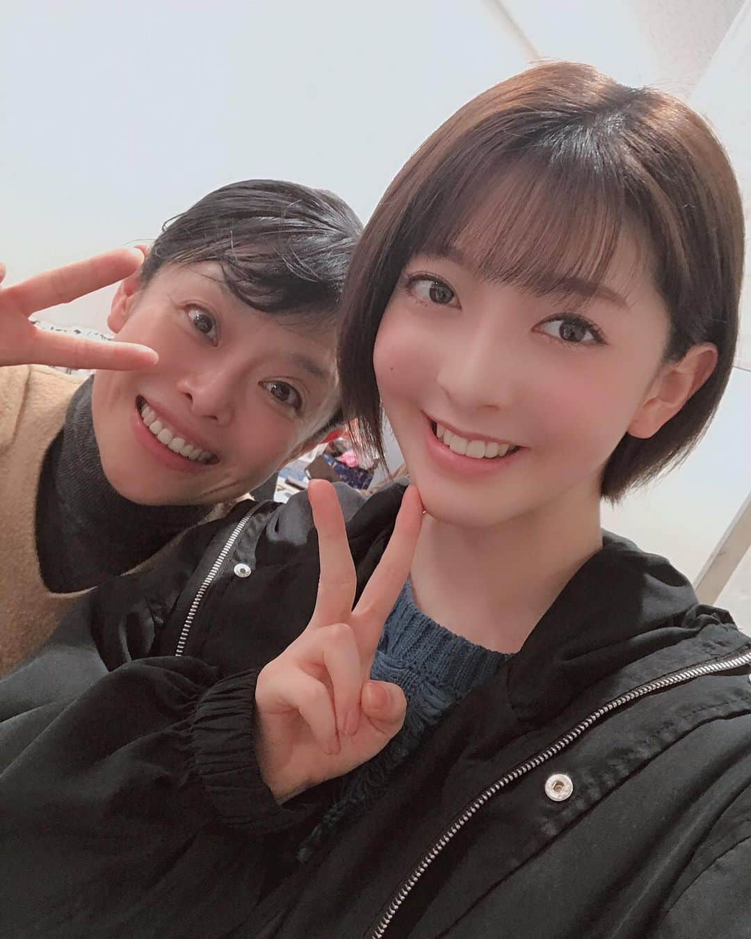 菅原りこさんのインスタグラム写真 - (菅原りこInstagram)「『小林美江さん』は舞台の出演が決まってから1番最初にお会いしたお方☺️✨ なんと！前に同じ『ちよみ役』をされていたの🤗  いつも優しく声をかけてくださり、お稽古の帰り道いろんなアドバイスをしてくださったり…とても感謝しています🍀  そして私、、美江さん演じる『ビビアン』がと〜〜っても大好きなんです！！🥰✨」1月14日 22時05分 - cherryfairy1123