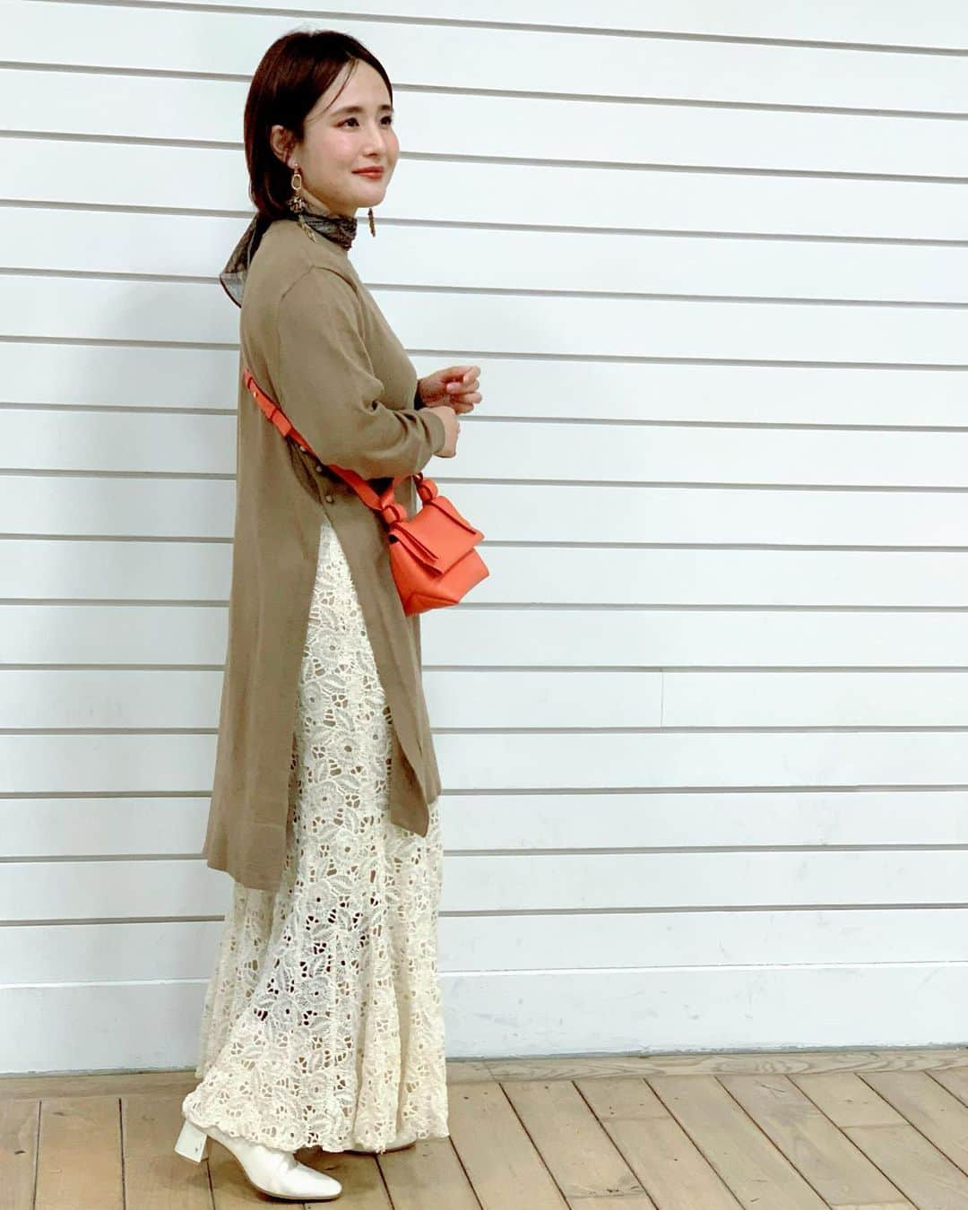 宮崎真梨子さんのインスタグラム写真 - (宮崎真梨子Instagram)「‥ いつかのお洋服。 久しぶりに【神戸レタス(@kobe_lettuce )】でお買い物。 このスカート に合わせたくて買ったニット♡スリット具合がちょうど良い♡ ∵ ∵ #kobelettuce #神戸レタス #いつコ#ママコーデ #ママファッション #大人ファッション #30代コーデ #アラフォーコーデ #大人可愛い #ミヤマリ #vocest #vocemagazine #美容ブロガー #インフルエンサー #超未熟児ママ #ママ #男の子ママ #mamagirl #おしゃれさんと繋がりたい #男の子ママと繋がりたい　 #トップス (C3983)  #ienalaboucle」1月14日 22時07分 - miyamari92