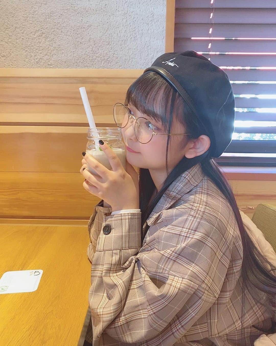 馬場彩華のインスタグラム：「. . 2020年おしゃれさん目指すっ . #むさしの森珈琲 . ほんっとに美味しいの！ エッグベネディクト🥚とバナナスムージー🍌 . #佐賀カフェ #鳥栖カフェ #鳥栖ランチ #この後は #鳥栖プレミアムアウトレット #に行きました #ナイフ持ってる #手の癖強め」