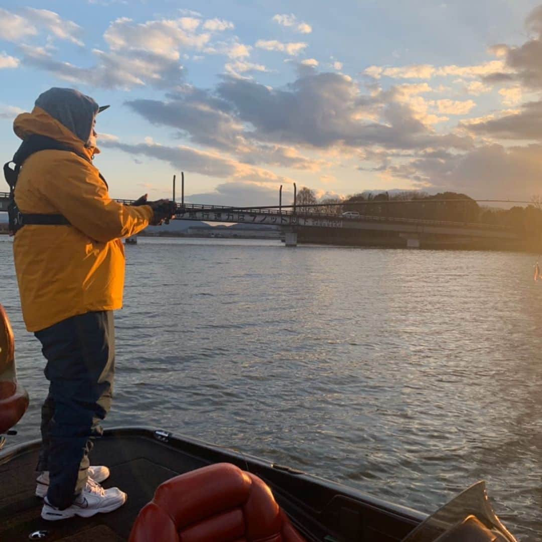 宮川大輔さんのインスタグラム写真 - (宮川大輔Instagram)「#琵琶湖 #バス釣り #ボウズやったなぁ #何にもなかったなぁ #わかってる！ #また釣りしに帰って来よう」1月14日 22時35分 - miyagawadai
