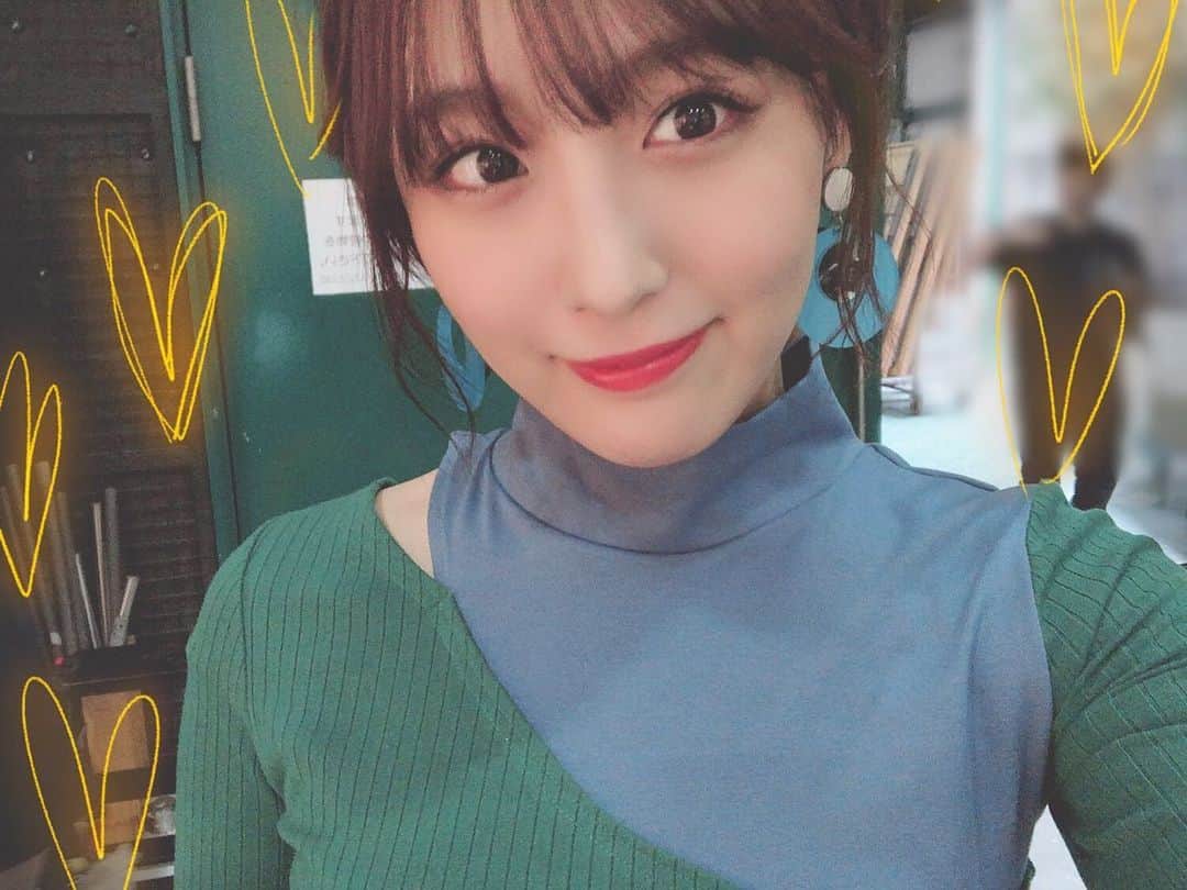 のインスタグラム：「フラゲ日👏 #ソーユートコあるよね？ もうゲットしてもらえたかな💓  初回限定版の生写真はこちらのお衣装のものみたいです 私のこと引き当ててもらえますように…  明日のリリイベ楽しみ☺️ #ske48 #26th #single #selfie #green #smile」