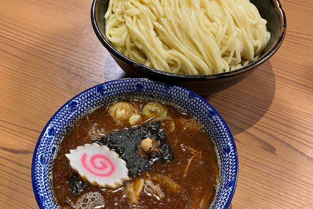 今井美穂さんのインスタグラム写真 - (今井美穂Instagram)「今夜の新潟ジョシ部は﻿ 長岡の麺香房ぶしやさんからお届け😊🍜﻿ ﻿ つるっつるのつけ麺﻿ 旨味たっぷりのスープ﻿ 盛りの良さ😍﻿ ﻿ 最高でした〜😆﻿ ﻿ 今日はいつもより15分遅い﻿ 24時11分からの放送です✨﻿ ﻿ ご覧頂けたら嬉しいです😊﻿ ﻿ ﻿ #BSN﻿ #新潟ジョシ部﻿ #長岡ラーメン﻿ #ラーメン女子﻿ #ハッピーパス﻿ #麺香房ぶしや」1月14日 23時00分 - imaimiho1209