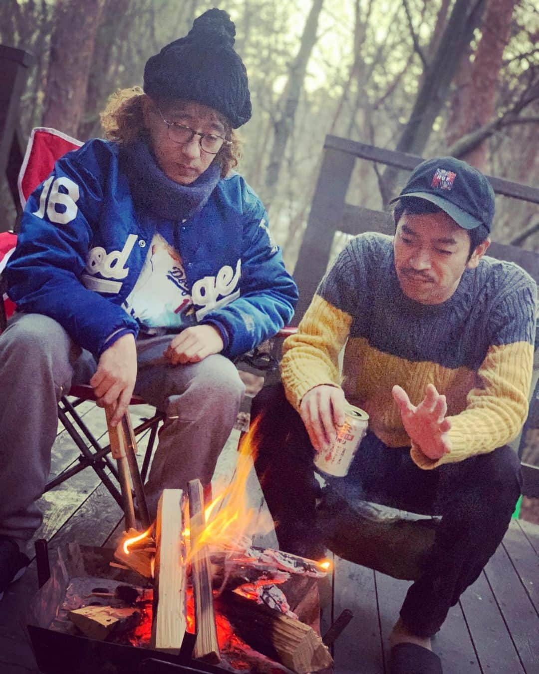 ボン溝黒さんのインスタグラム写真 - (ボン溝黒Instagram)「お正月キャンプ2020富士山の近くで修行は最高 #冬キャンプ #レイクビュー #ベランダで焚火最高 #極寒で暖かい物食べたら全部最高の味 #バナナホイルで焼き過ぎたら中身殆ど無くなってたけどめちゃくちゃ甘さ凝縮で凄い #とにかく自然が最高」1月14日 23時04分 - bontheworld