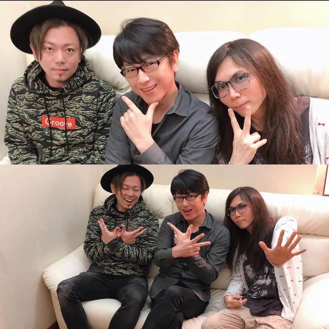 のインスタグラム：「‪お初のミッチー先輩との作業は、真骨頂のどFUNKアッパーチューン！‬ ‪レコーディングはとてもクリエイティブな制作環境、これがカッコいいよねー！を模索、共有しながらハイテンションで進んでいきました。薫くん @kaoruokubomusic 節も炸裂の楽曲、完成が楽しみです^_^‬ ‪感謝を込めて。‬ ‪#及川光博‬ ‪#大久保薫‬ ‪#鈴木渉‬」