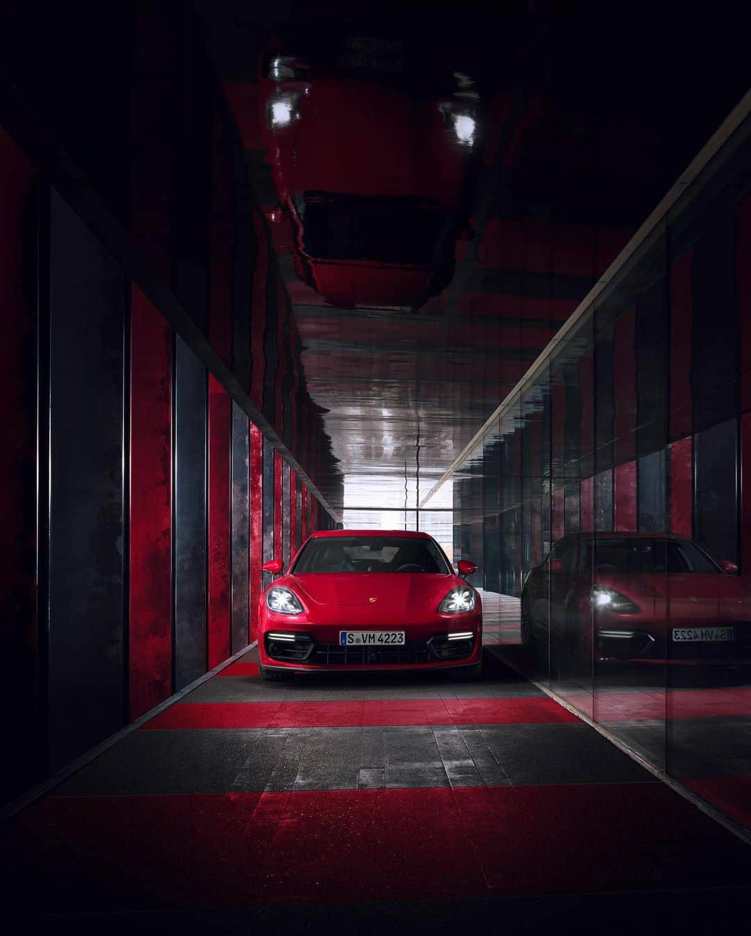 Porscheさんのインスタグラム写真 - (PorscheInstagram)「Let us guide you on a journey through 2020 with our "Spectrum" calendar. Featuring 13 unique images of current models for both the street and the racetrack, you won't need to look any further than your wall for daily motivation. #porsche #calendar⁣ _⁣ Taycan models: Electricity consumption: combined: 26,9 – 26,0 kwh/100 km; CO2 emissions: combined: 0 g/km; 911 Carrera S: 8.9 l/100 km, CO2 emissions: 205 g/k; Panamera GTS: 10,3 l/100 km; CO2 emissions: 235 g/km; 718 GT4: 10.9l/100 km; CO2 emissions 249 g/km; Cayenne Turbo Coupé: 11.4 – 11.3 l/100 km; combined CO2 emissions 261 – 258 g/km」1月14日 23時57分 - porsche