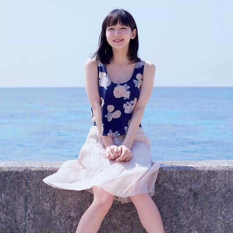 吉岡里帆 　ファンアカウントのインスタグラム：「✾ Happy birthday!!! #吉岡里帆 #happyrihoday #Happybirthday #rihoyoshioka #0115」