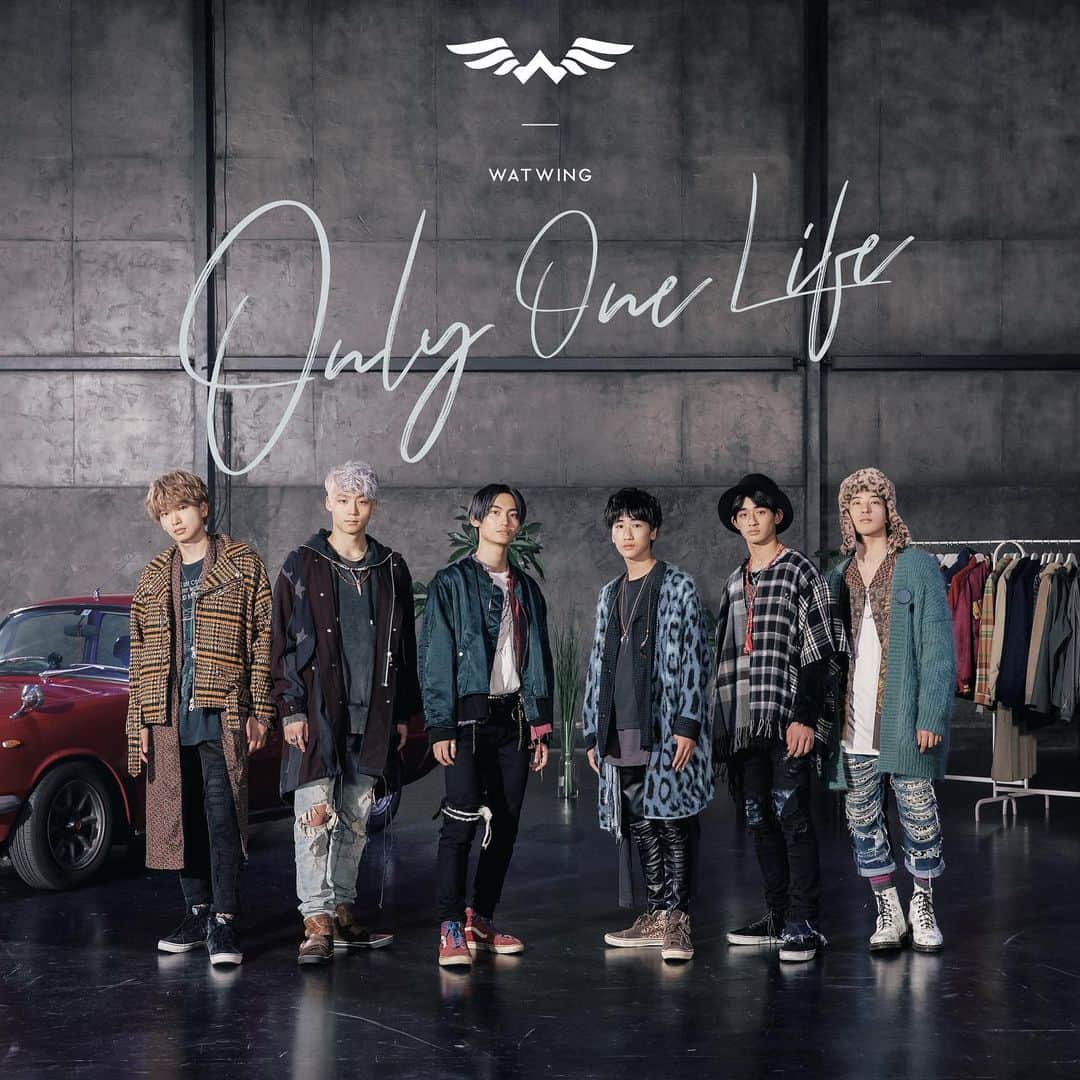 古幡亮（WATWING）のインスタグラム：「2020.1.15 WATWING Debut！！！ そして！ WATWING デビュー配信シングル「Only One Life」がついにリリースとなりました！！ 楽曲はストリーミングサービスやドワンゴジェイピー、レコチョク、iTunes Storeなどの主要ダウンロードサイトから配信！ YouTubeではMVがフルで公開されています。 MVはプロフィールのURLからぜひご覧ください！ . . 初めてのレコーディング、初めての映像作品、沢山の想いを込めました！ 是非沢山聞いて、沢山見てください！ 6人でこれからも切磋琢磨し、協力し合ってこの曲の様に、皆さんの事を応援できるグループを目指していきます。 これからもWATWINGをよろしくお願いいたします。 . music @ryuja2019 @daisukeboy84 . choreograph @noppo_stkgz . #watwing #onlyonelife #MV #PV #spot #horipro #ホリプロ #boysgroup #美男 #japan #followｍe #like4likes #dance #vocal #instajapan #start  #boys #髙橋颯 #古幡亮 #福澤希空 #鈴木曉 #八村倫太郎 #桑山隆太 #좋아요환영 #데일리룩 #패션스타그램 #일본 #帅气 #얼짱」