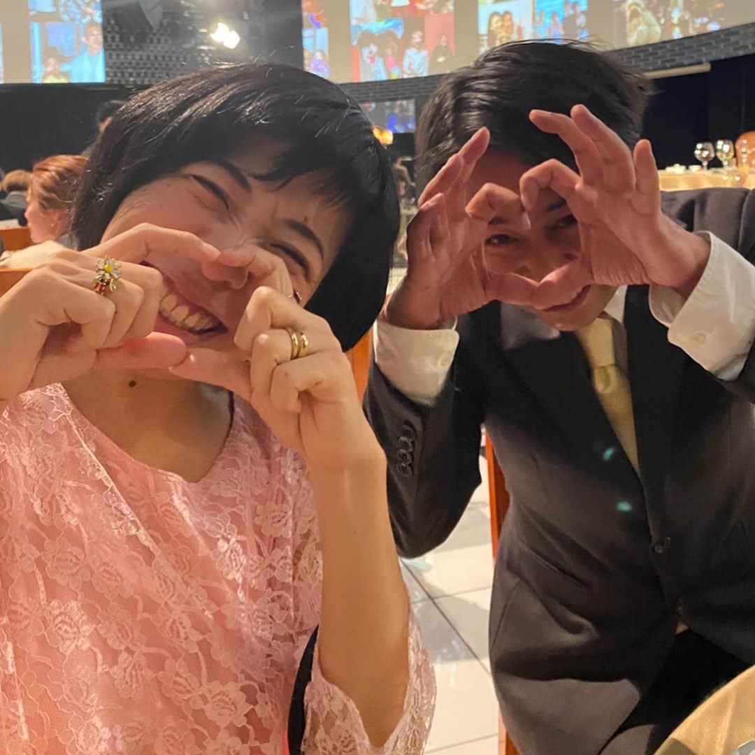 柴田紗希さんのインスタグラム写真 - (柴田紗希Instagram)「人生初のブーケトスをキャッチさせて頂きました。 真名子さんが良い写真を！ 同い年だけど同い年に思えない美しさと落ち着きのある素晴らしい女性から、、、💐 もうこの時点で大幸せでした。 たまらん。 そして、結婚式と二次会の楽しい写真たち♡ ずーとずーと美しかった ずーとずーと温かかった マイちゃんって本当優しい優しい女神なんだなぁ タカハシマイって本当なんか女神」1月15日 0時23分 - shibasaaki