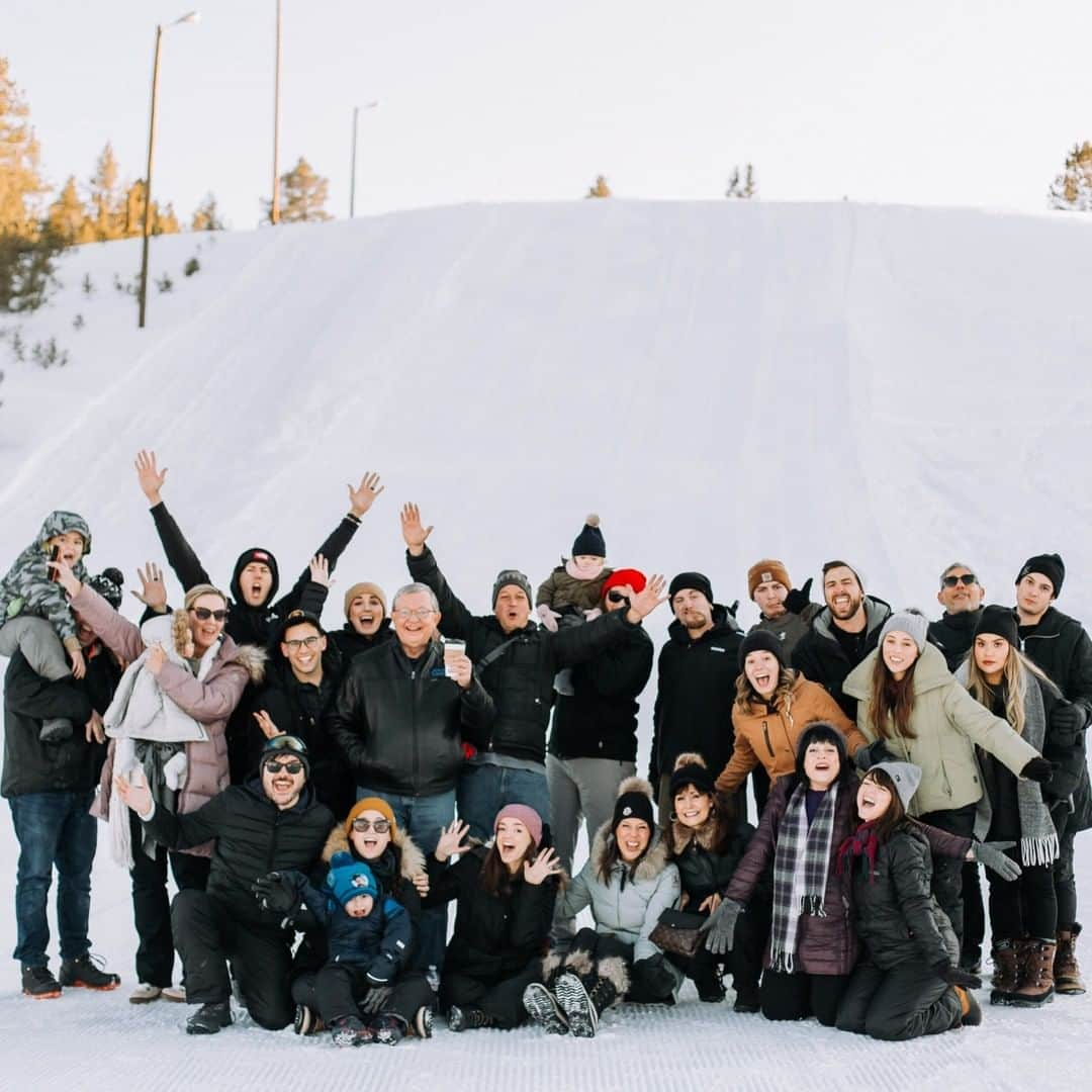 フリーディアさんのインスタグラム写真 - (フリーディアInstagram)「Can you find me? ⠀⠀⠀⠀⠀⠀⠀⠀⠀ What a beautiful family! Love this <3⠀⠀⠀⠀⠀⠀⠀⠀⠀ 私を見つけることができるかな？⠀⠀⠀⠀⠀⠀⠀⠀⠀ 素敵な家族じゃない？ラッキーな私です。⠀⠀⠀⠀⠀⠀⠀⠀⠀ #familylove #beautifulfaces #somuchfun #toofun #lovethis #winterfun #wintersnow #leadville #leadvilleco #colorado #icouldnttageveryone」1月15日 1時45分 - friediamn