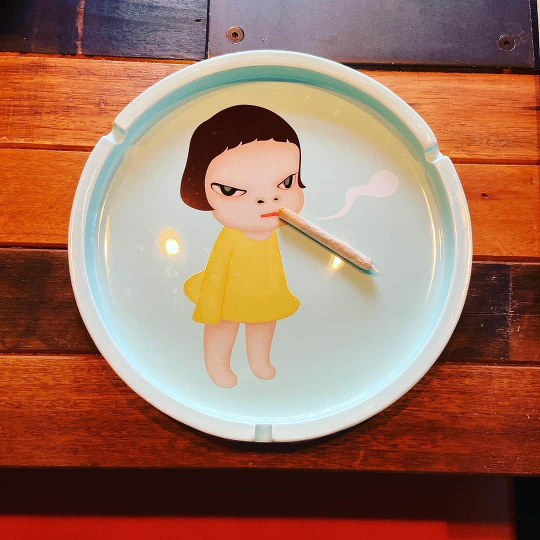 セス・ローゲンさんのインスタグラム写真 - (セス・ローゲンInstagram)「I finally got a @michinara3 ashtray.」1月15日 2時09分 - sethrogen