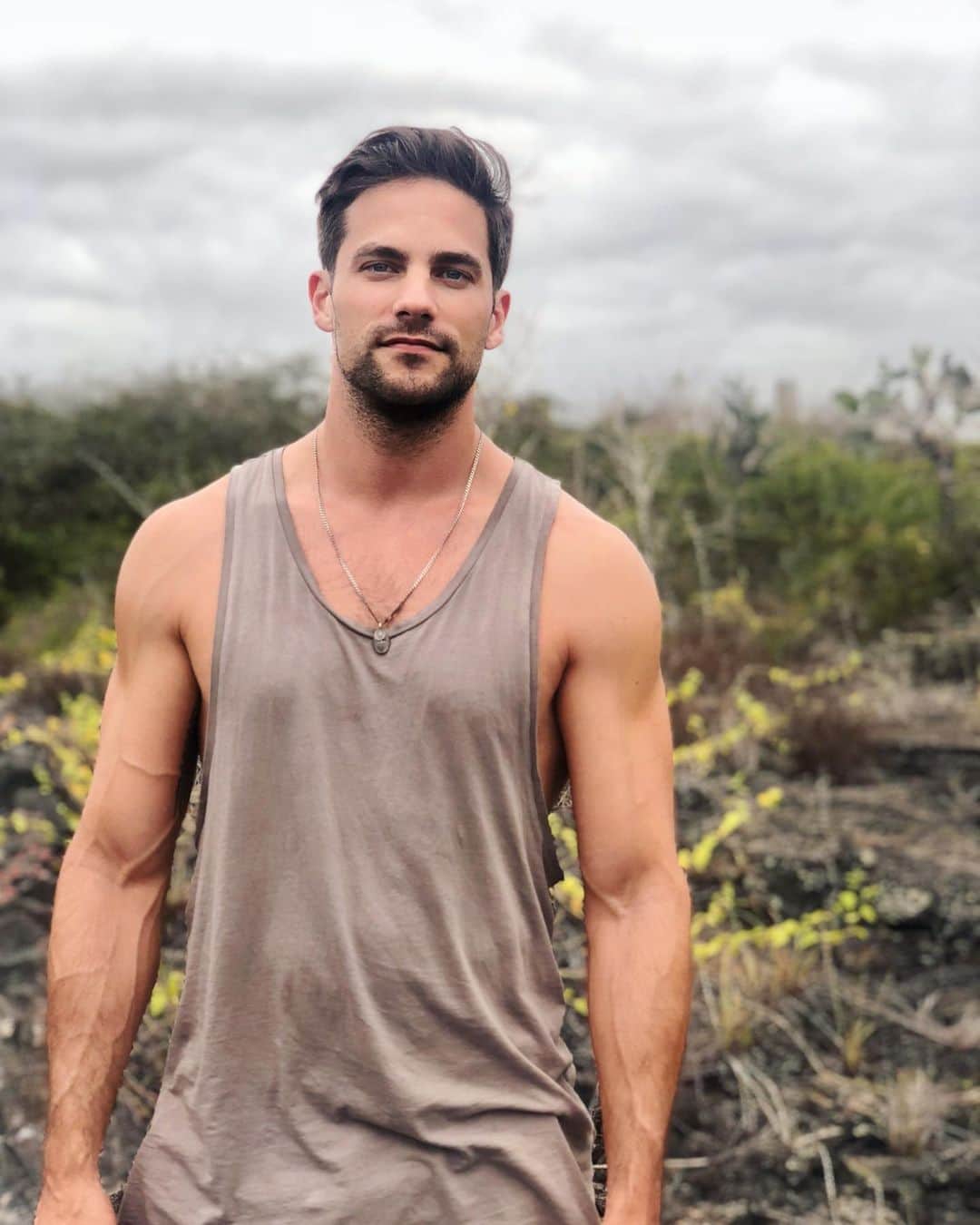 ブラント・ドーハティのインスタグラム：「Starting something big with @kimdaugherty_ and I’m so excited but I can’t tell you about it yet so here’s a photo of me instead 🙃」