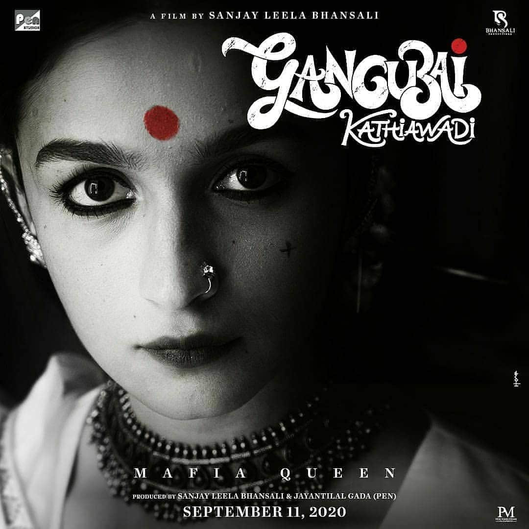 アリア・バットのインスタグラム：「Here she is, Gangubai Kathiawadi 🌹 #SanjayLeelaBhansali @prerna_singh6 @jayantilalgadaofficial @bhansaliproductions @penmovies」