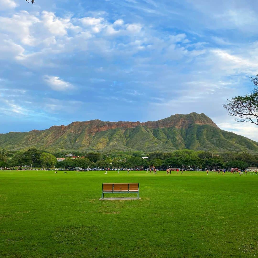 マキ・コニクソンさんのインスタグラム写真 - (マキ・コニクソンInstagram)「やっと青空が出たっ！😂😂 明日は晴れます様に…🙏🏻 #ハワイのマキさん特等席  #myfirstclassseat  #ハワイのおすそ分け🤙🏼」1月15日 12時52分 - makikonikson