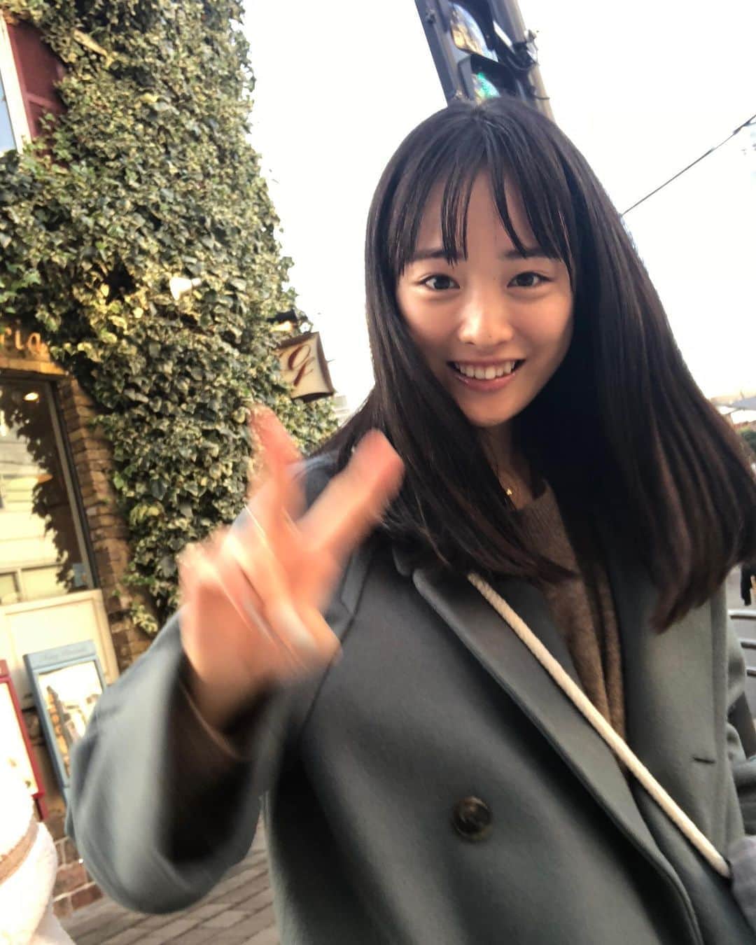 大友花恋さんのインスタグラム写真 - (大友花恋Instagram)「カメラに気がついた、 ピースブレブレ系女子。 #今夜はくらかれ」1月15日 13時39分 - karen_otomo